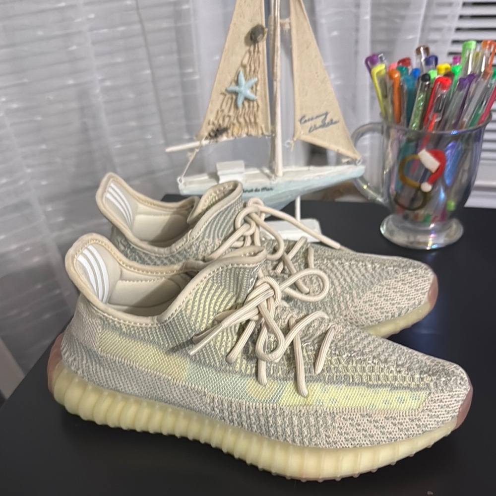 Yeezy Boost 350 V2 - Cream and Tan